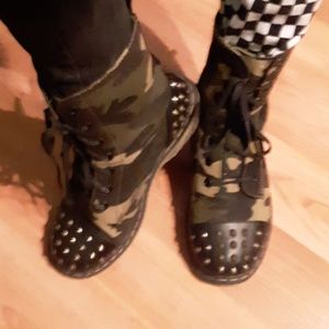 Camoflauge studded combat boots